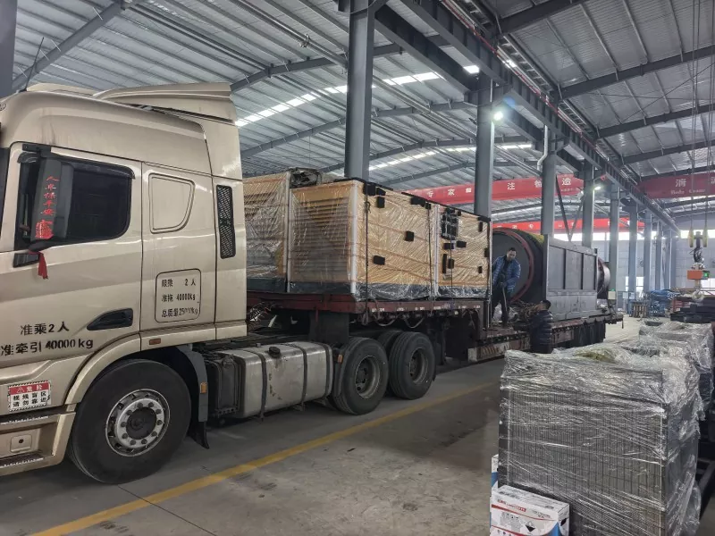 Jinqi-mynmasjinerie stuur 'n bondel tromskei- en ondersteunende toerusting na Rusland